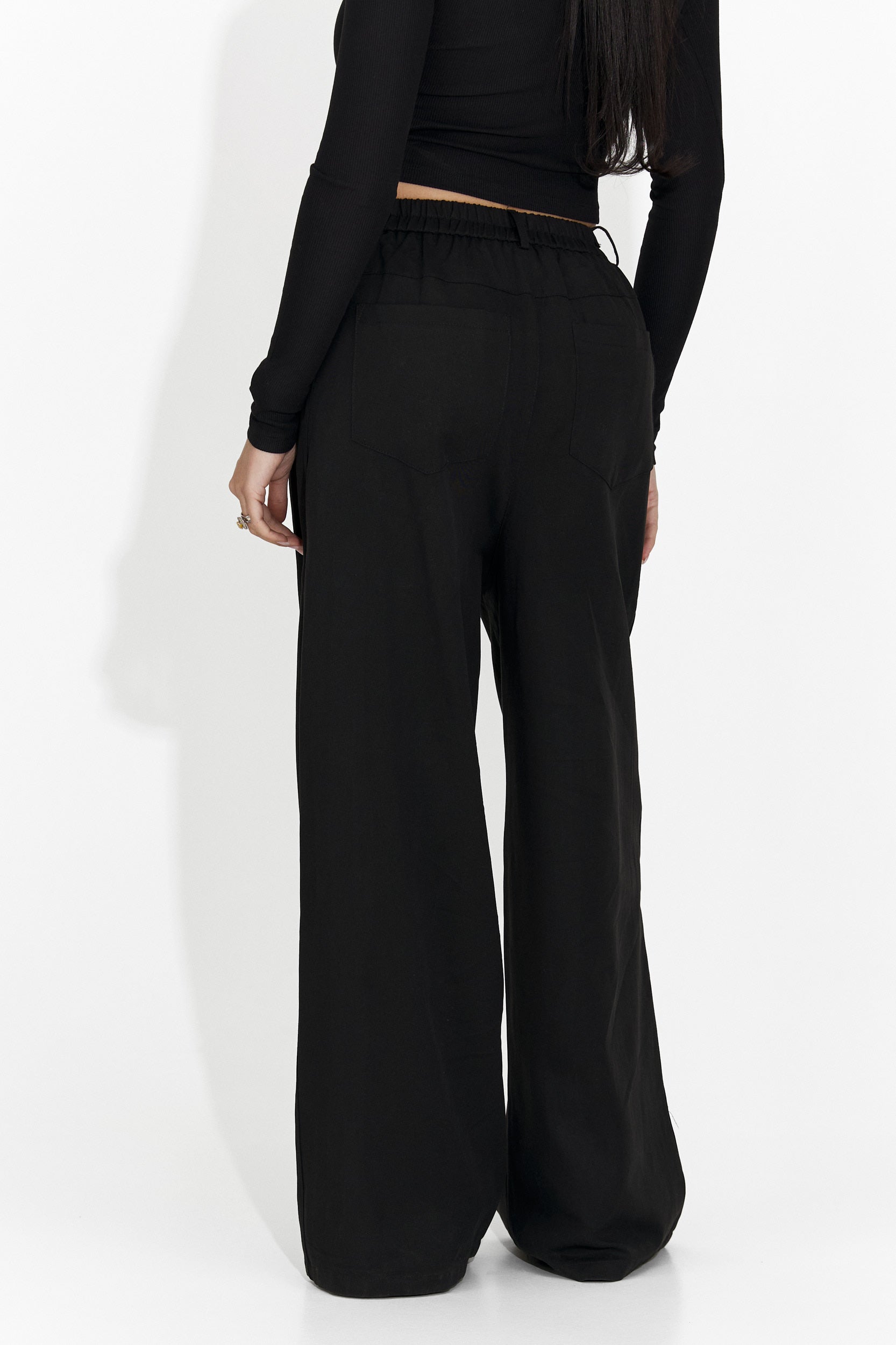 Blug dama casual negri Irsaia Bogas