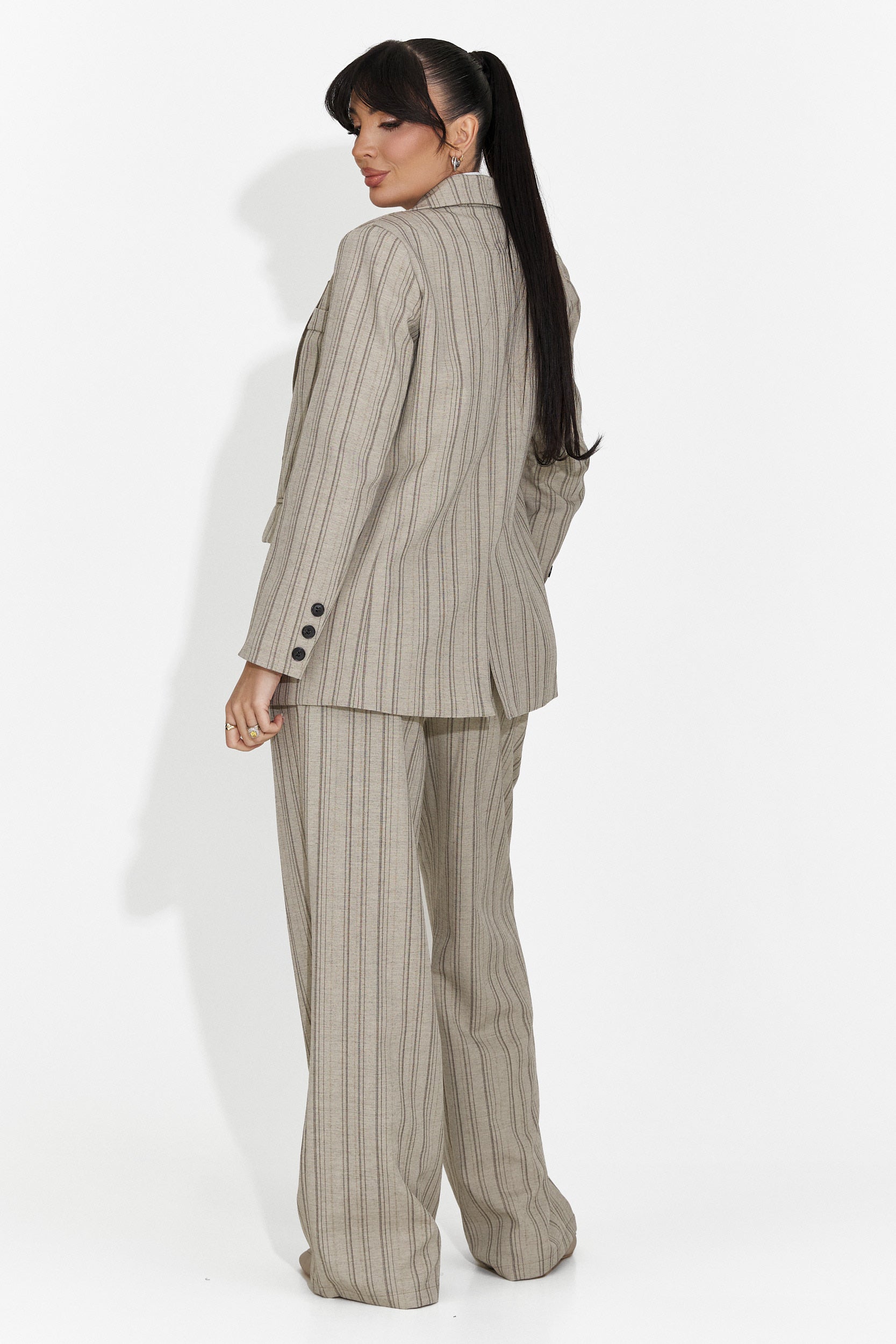 Costum dama 3 piese sacou + pantaloni + cravata bej Anhelica Bo