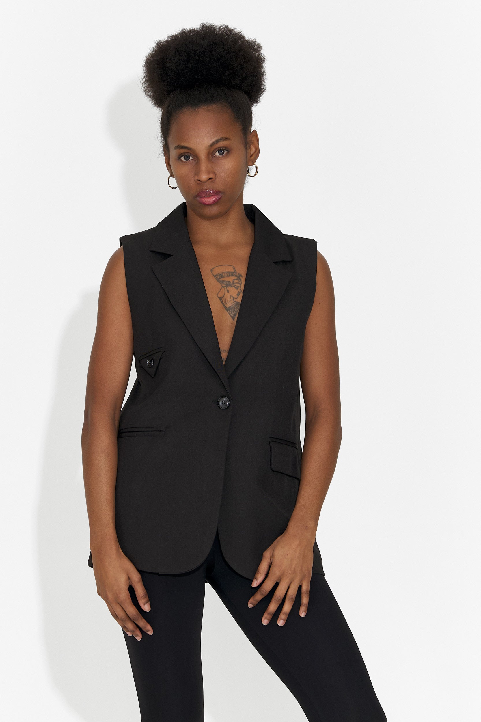 Vesta dama eleganta neagra Angila Bogas